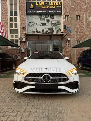 Mercedes-Benz C300 2025 White
