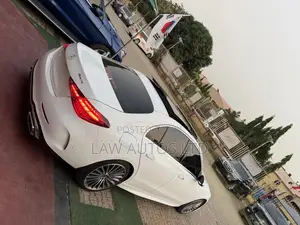Mercedes-Benz C300 2025 White