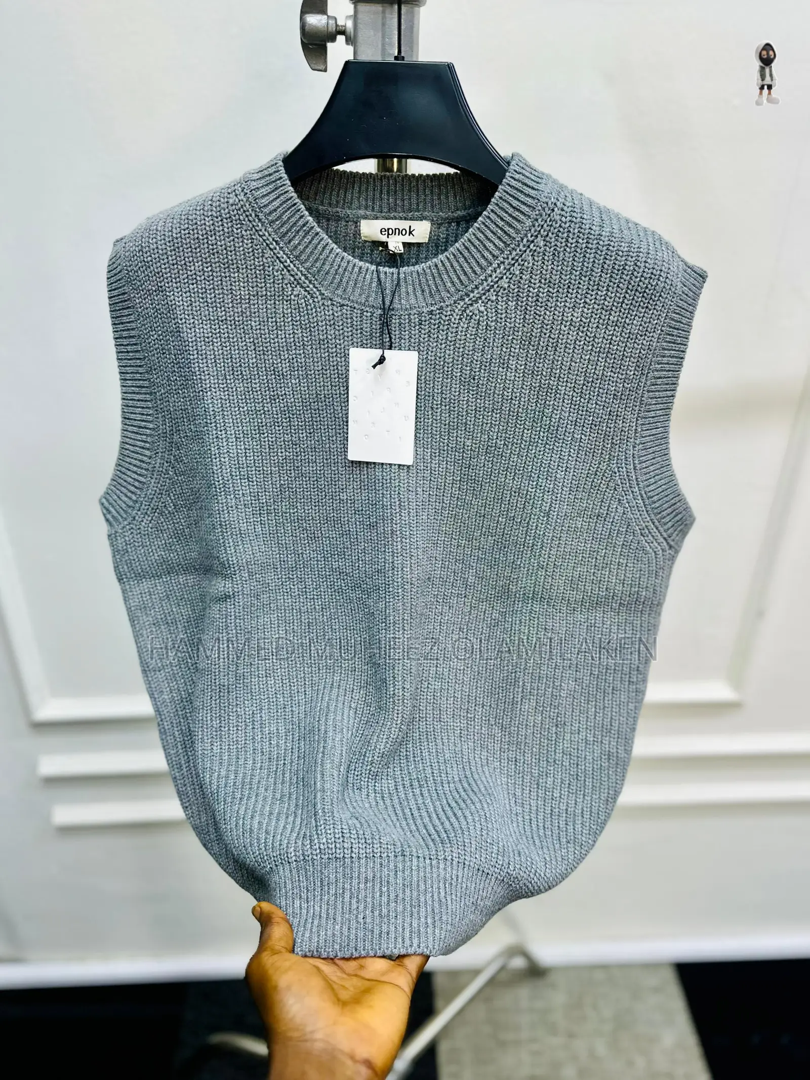 Armless Top