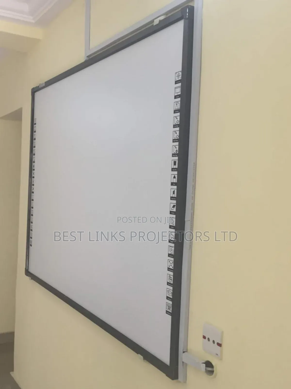 Smart Interactive Board 82 Inches