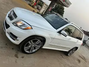 Mercedes-Benz GLK-Class Base GLK 350 4dr AWD 4MATIC (3.5L 6cyl 7A) 2015