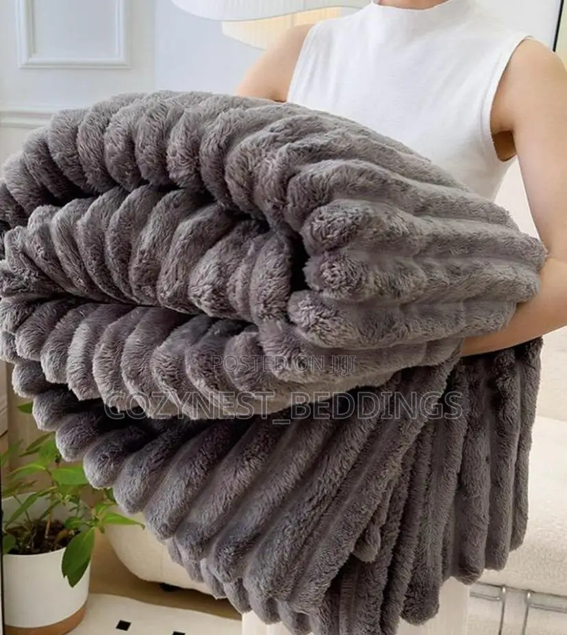 Fur Rabbit Throw Blanket – Ultra Soft Fluffy Blanket for Bed Couch