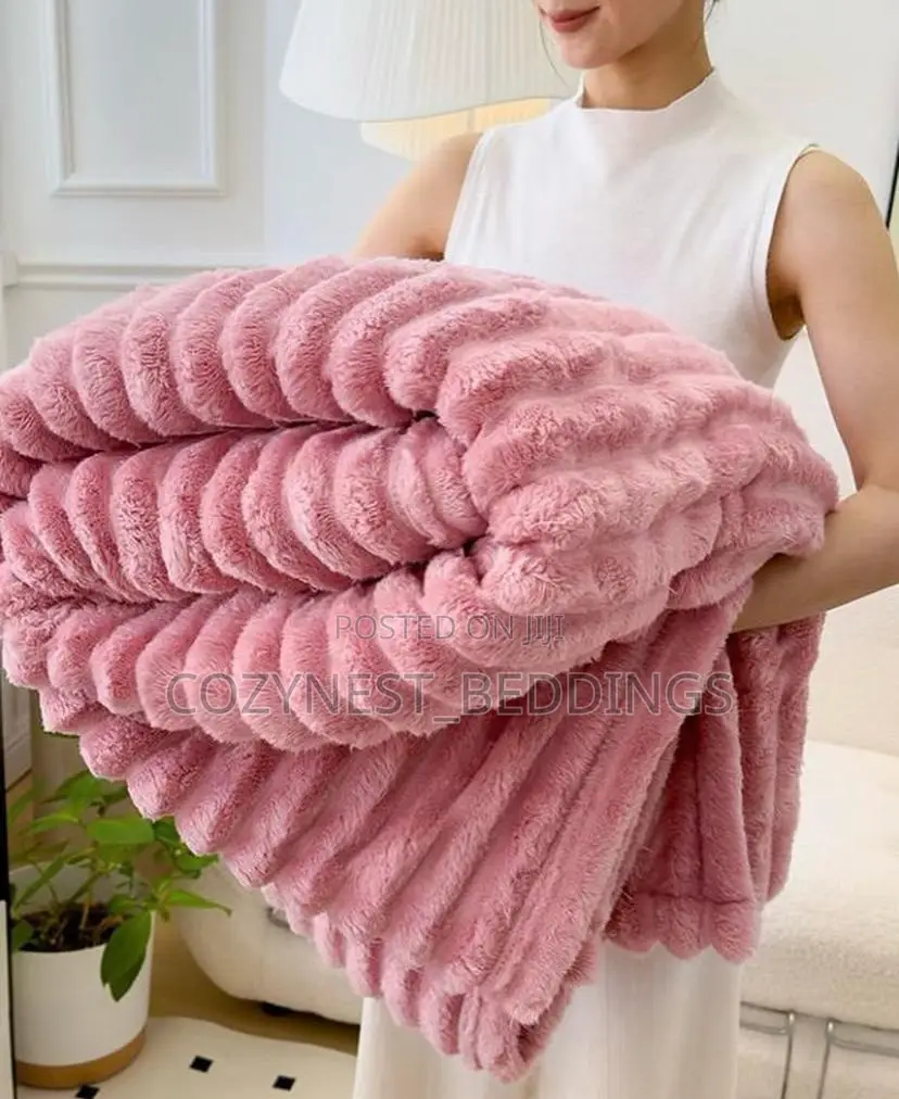 Fur Rabbit Throw Blanket – Ultra Soft Fluffy Blanket for Bed Couch