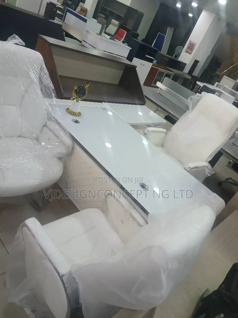 Office Furnitures Table