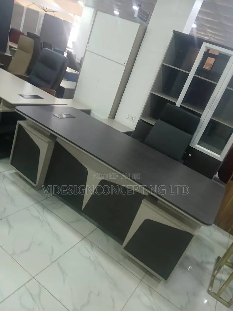 Office Furnitures Table