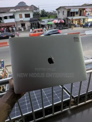Laptop Apple MacBook Pro 2018 16GB Intel Core I9 SSD 1T