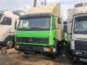 Mercedes 814 Container German Truck With Hydraulic