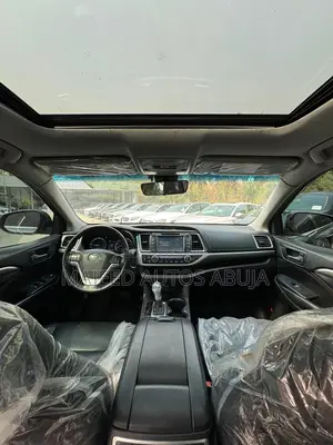 Toyota Highlander Limited 2019 Brown
