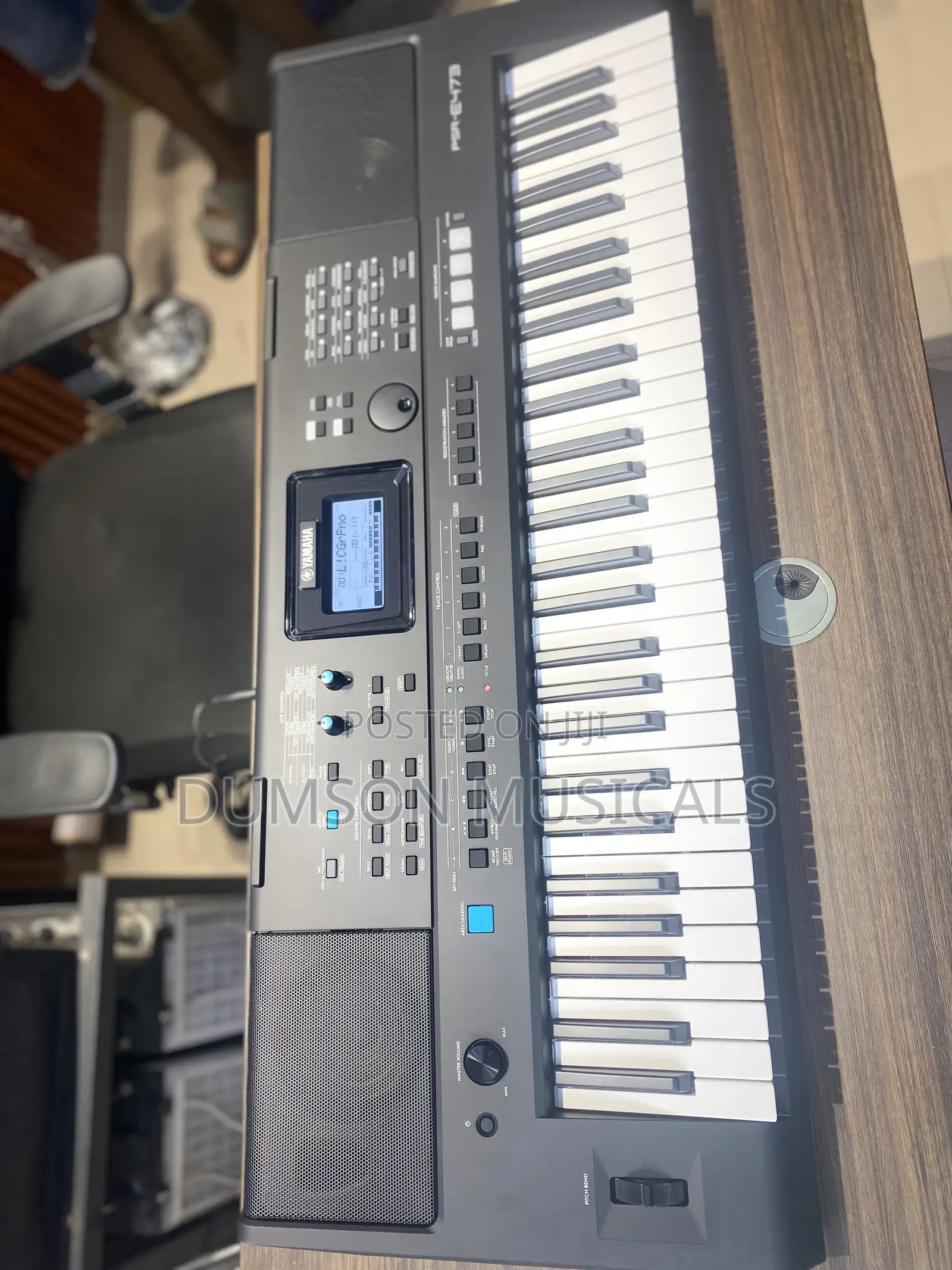 PSR E473 Yamaha Professional Keyboard
