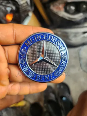 Mercedes Benz Bonnet Logo