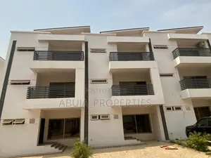 4bdrm Duplex in In A Secured Estate, Life Camp for rent
