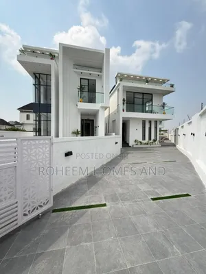 5bdrm Duplex in Estate, Chevron for sale