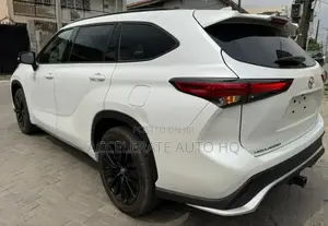 Toyota Highlander XSE AWD 2023 White