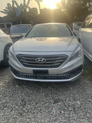 Hyundai Sonata SE 4dr Sedan (2.4L 4cyl 6A) 2015 Silver