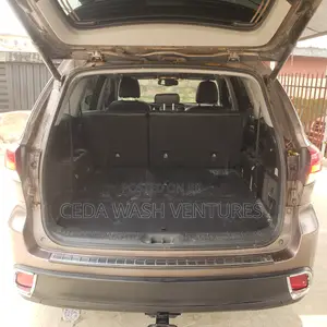 Toyota Highlander XLE 4x4 V6 (3.5L 6cyl 8A) 2017 Brown