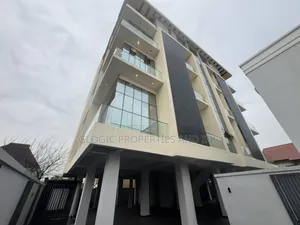 Furnished 3bdrm Apartment in Lekki Phase 1 Estate for sale
