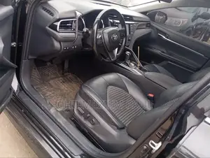 Toyota Camry SE FWD 2020 Black