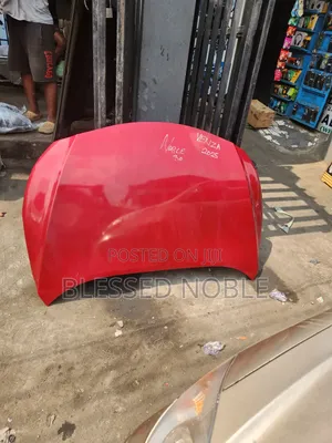 Bonnet Venza 2025