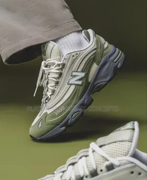 New Balance 1000 Sneakers