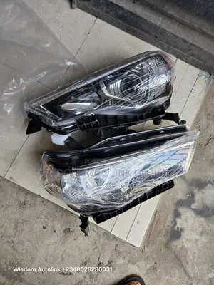 Headlights For Toyota 4runner 2018-2022