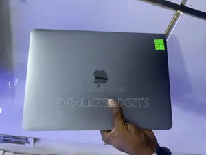 Laptop Apple MacBook Pro 2017 16GB Intel Core I7 SSD 512GB