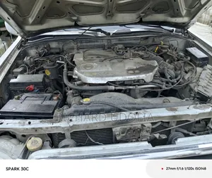 Nissan Pathfinder 2004 Silver