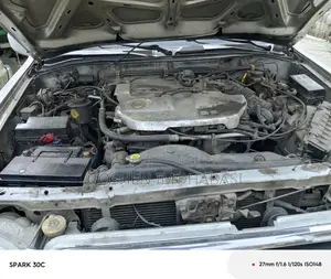 Nissan Pathfinder 2004 Silver