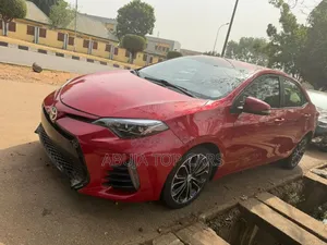 Toyota Corolla SE 4dr Sedan (1.8L 4cyl CVT) 2017 Red