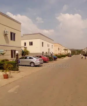 4bdrm Duplex in Mab Global/Brains &, Life Camp for sale