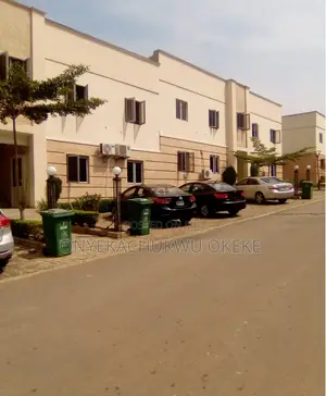 4bdrm Duplex in Mab Global/Brains &, Life Camp for sale