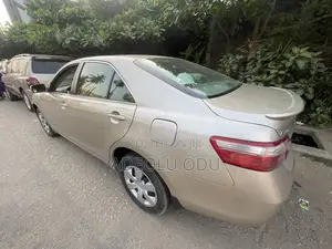 Toyota Camry Base 4dr Sedan (2.4L 4cyl 5M) 2009 Gold