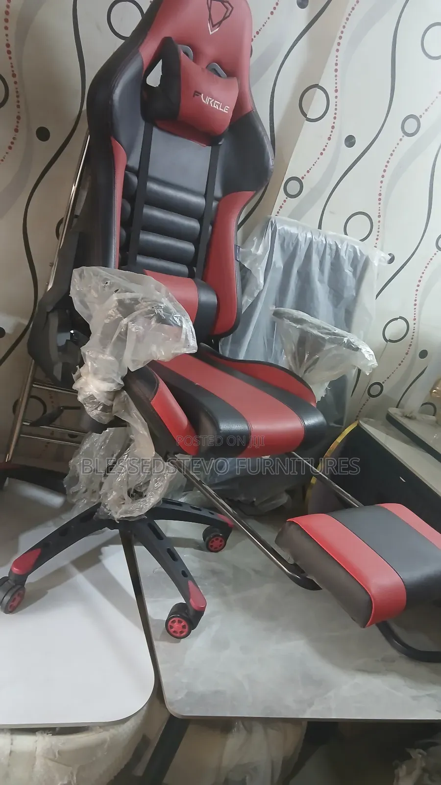 Game Chair Colour Black and Red