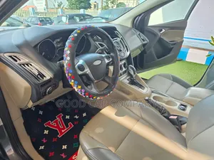 Ford Focus 2012 Gray