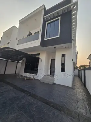 5bdrm Duplex in Omole Estate for rent