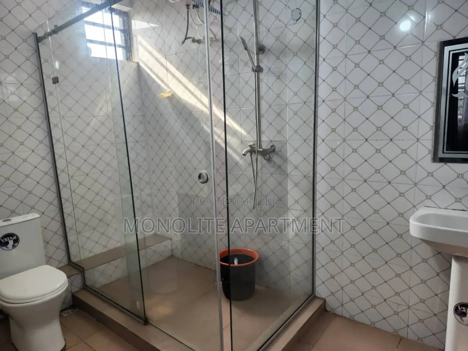 Spacious Modernized 3bed