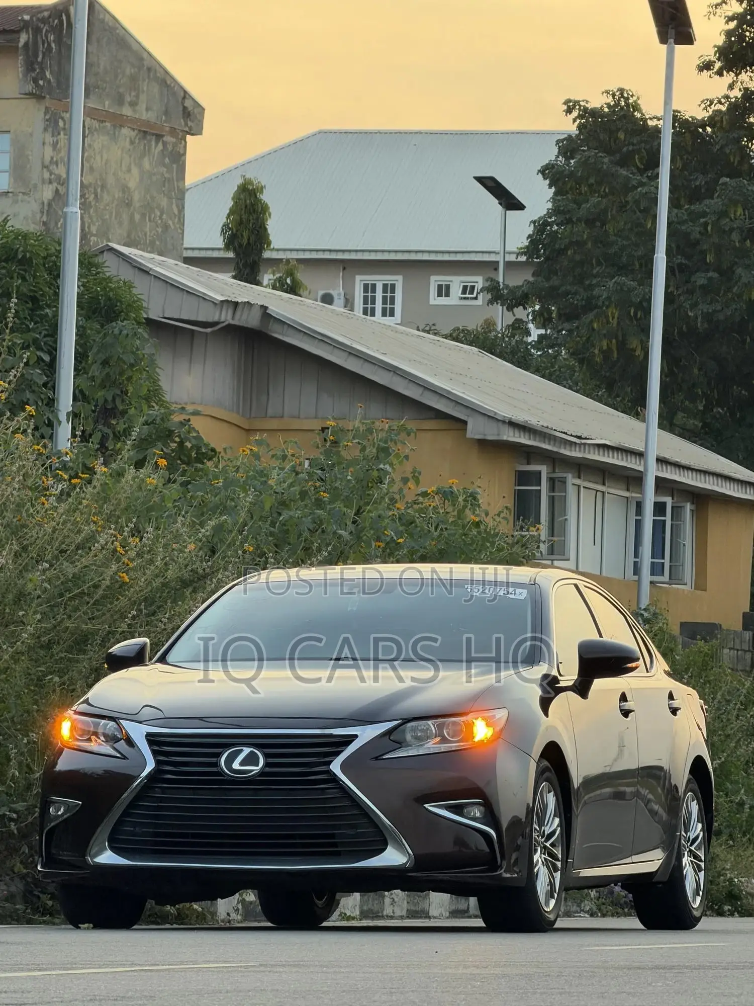 Lexus ES 2016 Brown