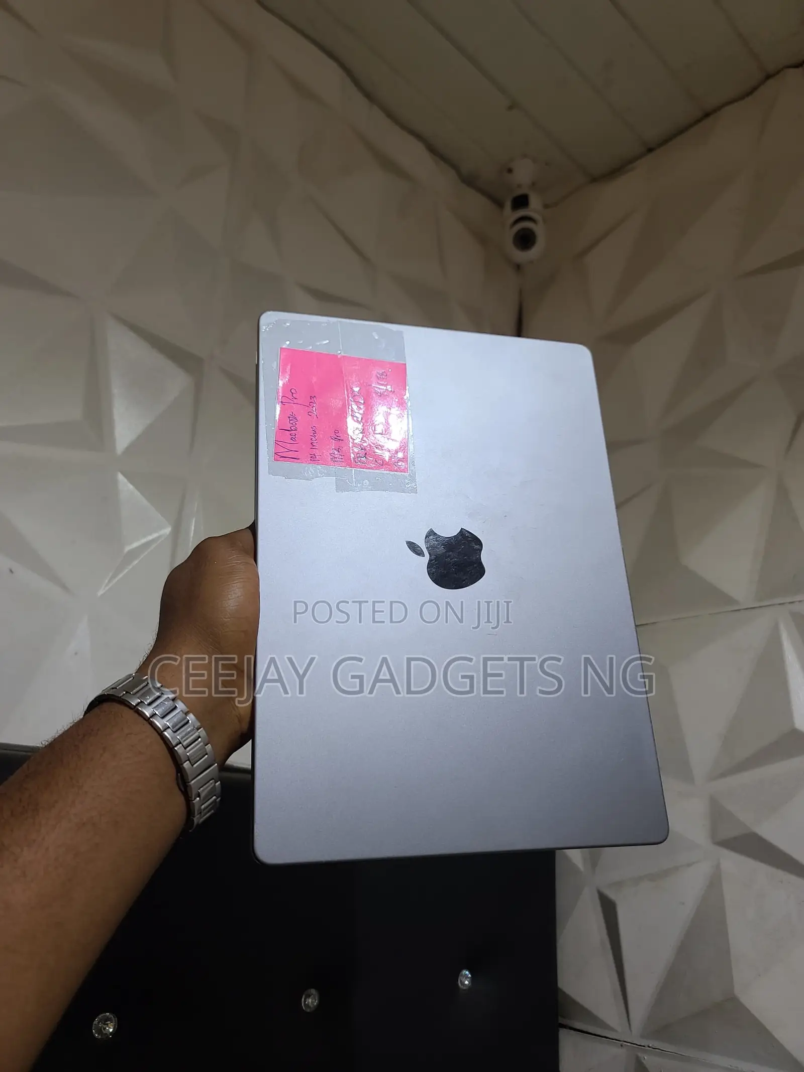 Laptop Apple MacBook Pro 2023 M3 8GB Apple M3 SSD 1T