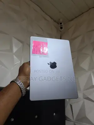 Laptop Apple MacBook Pro 2023 M3 8GB Apple M3 SSD 1T