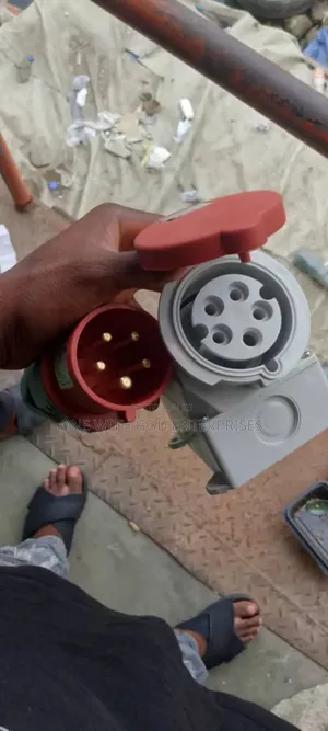 32amps 3 Phase Industrial Socket (Abb)
