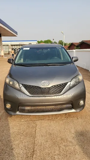 Toyota Sienna LE 7 Passenger Mobility 2012 Brown