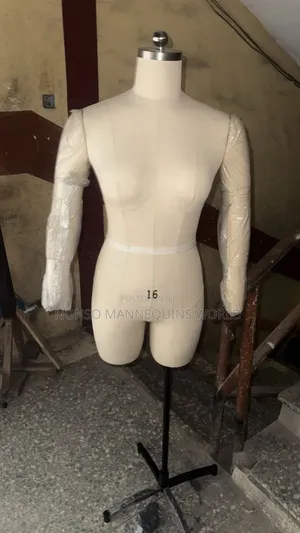 Fully Pinnable Female Size 16 Bodyform With Detachable Arms