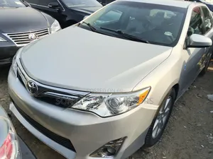 Toyota Camry LE 4dr Sedan (2.5L 4cyl 6A) 2013 Silver