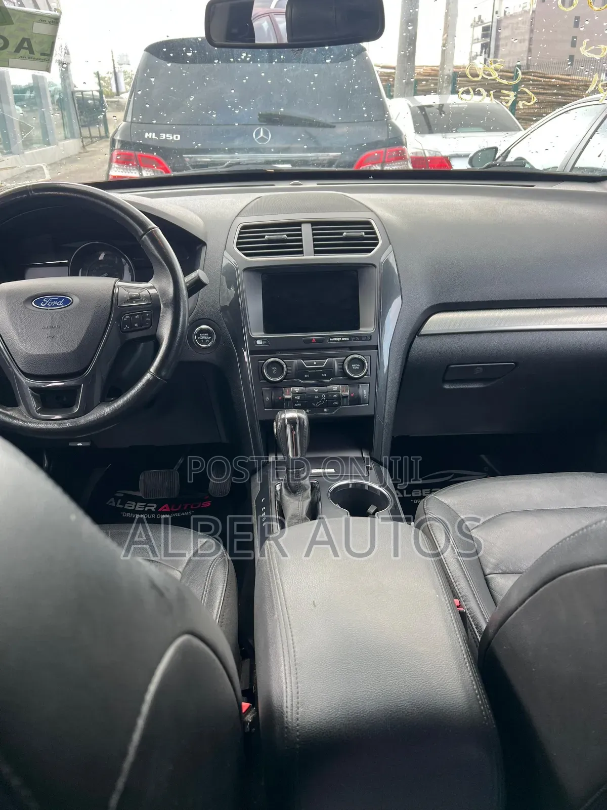 Ford Explorer XLT FWD 2018 Black