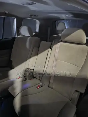 Toyota Highlander SE 2012 Maroon