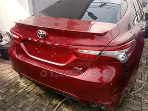 Toyota Camry XSE FWD (2.5L 4cyl 8AM) 2018 Red