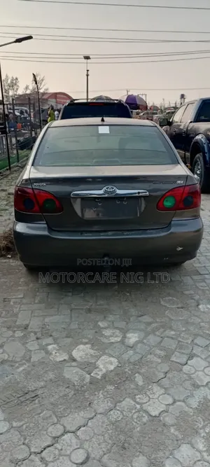 Toyota Corolla LE 2005 Red