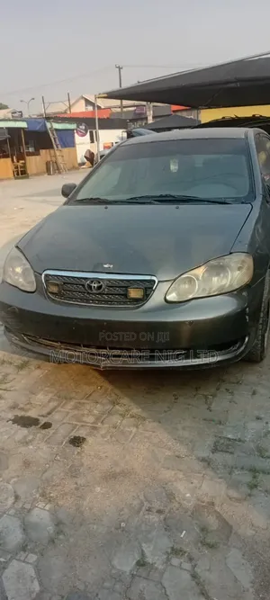 Toyota Corolla LE 2005 Red