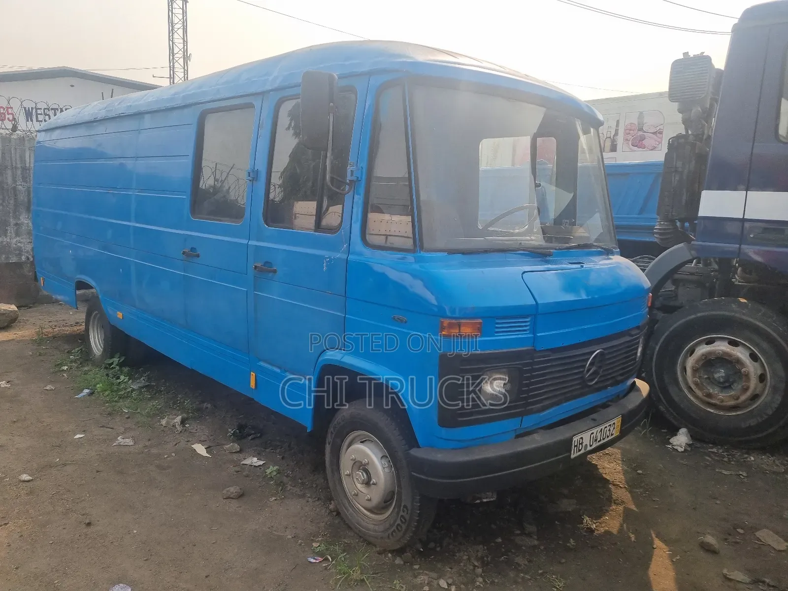 Mercedes-Benz T2 2000 Blue