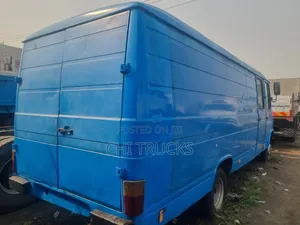 Mercedes-Benz T2 2000 Blue