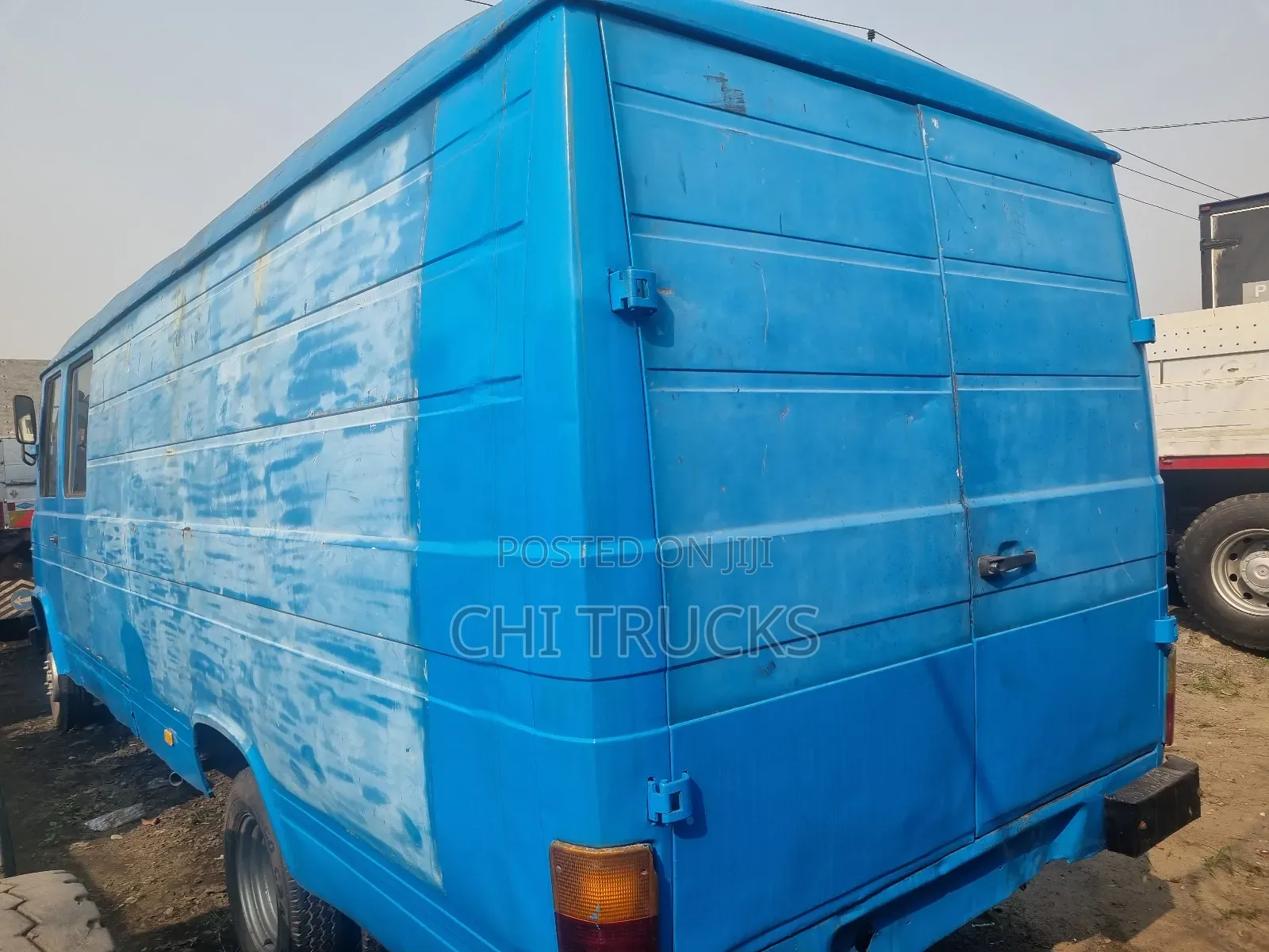 Mercedes-Benz T2 2000 Blue